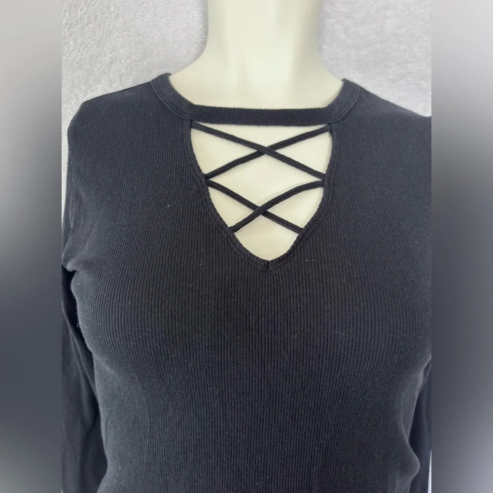 Hollister‎ Black Long Sleeve Ribbed Top Criss Cross Neckline Casual - Picture 4 of 5